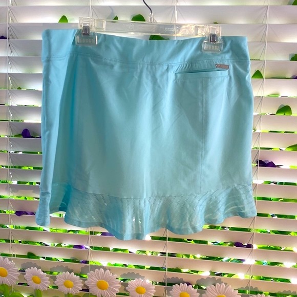 Adidas lightweight mint green skort with ruffle hem - Picture 2 of 6